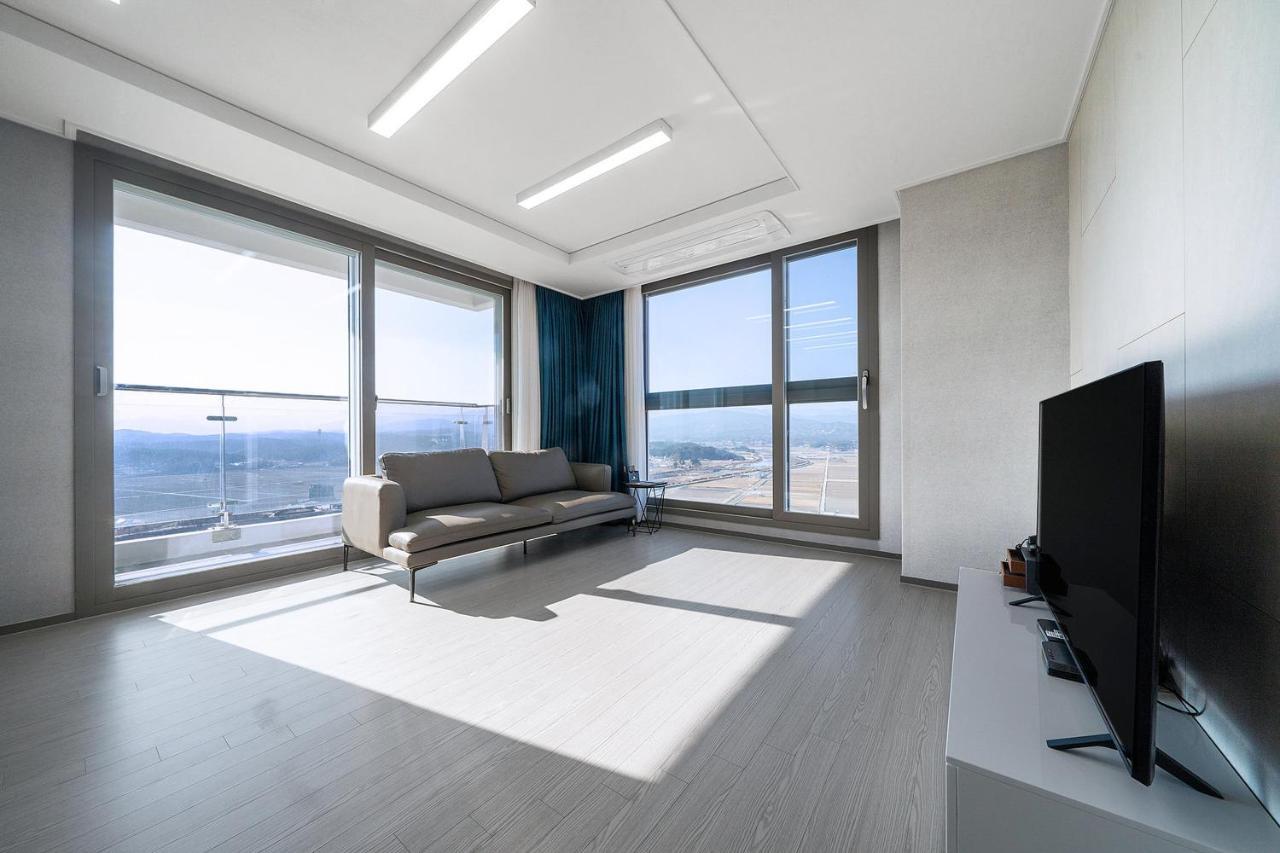 Gangneung Chonpines Ocean Suites Hotel Bagian luar foto