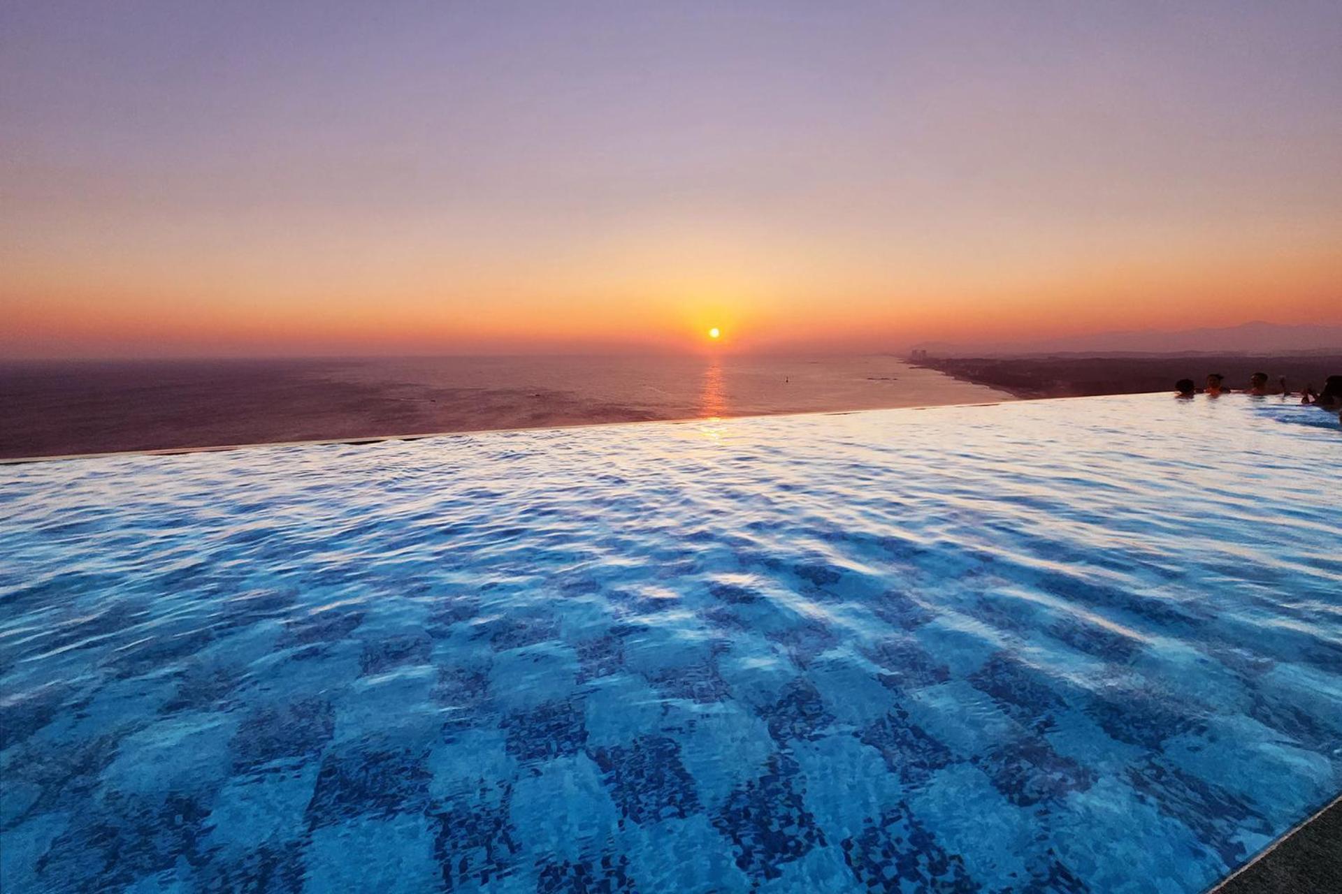 Gangneung Chonpines Ocean Suites Hotel Bagian luar foto