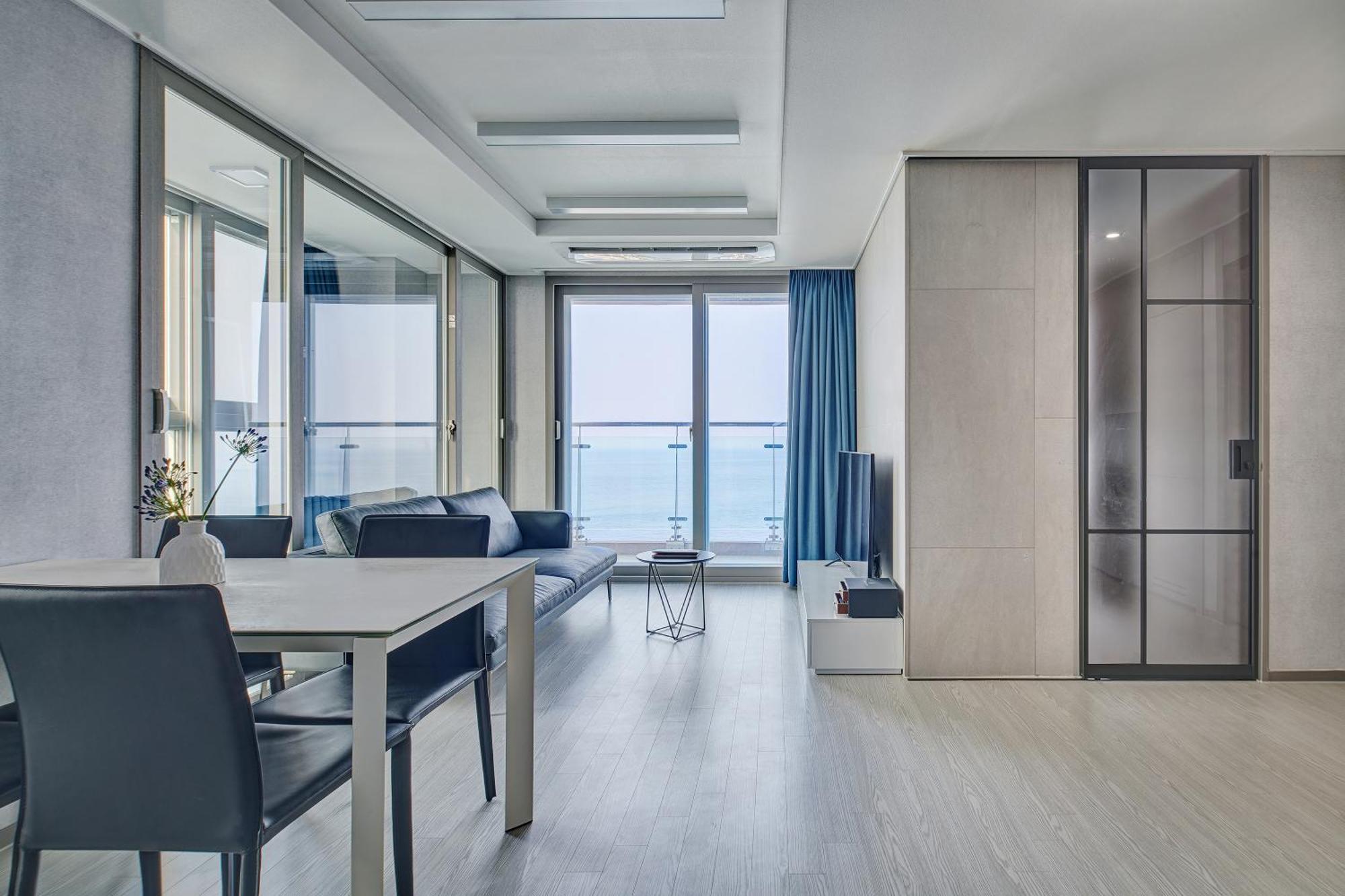 Gangneung Chonpines Ocean Suites Hotel Bagian luar foto