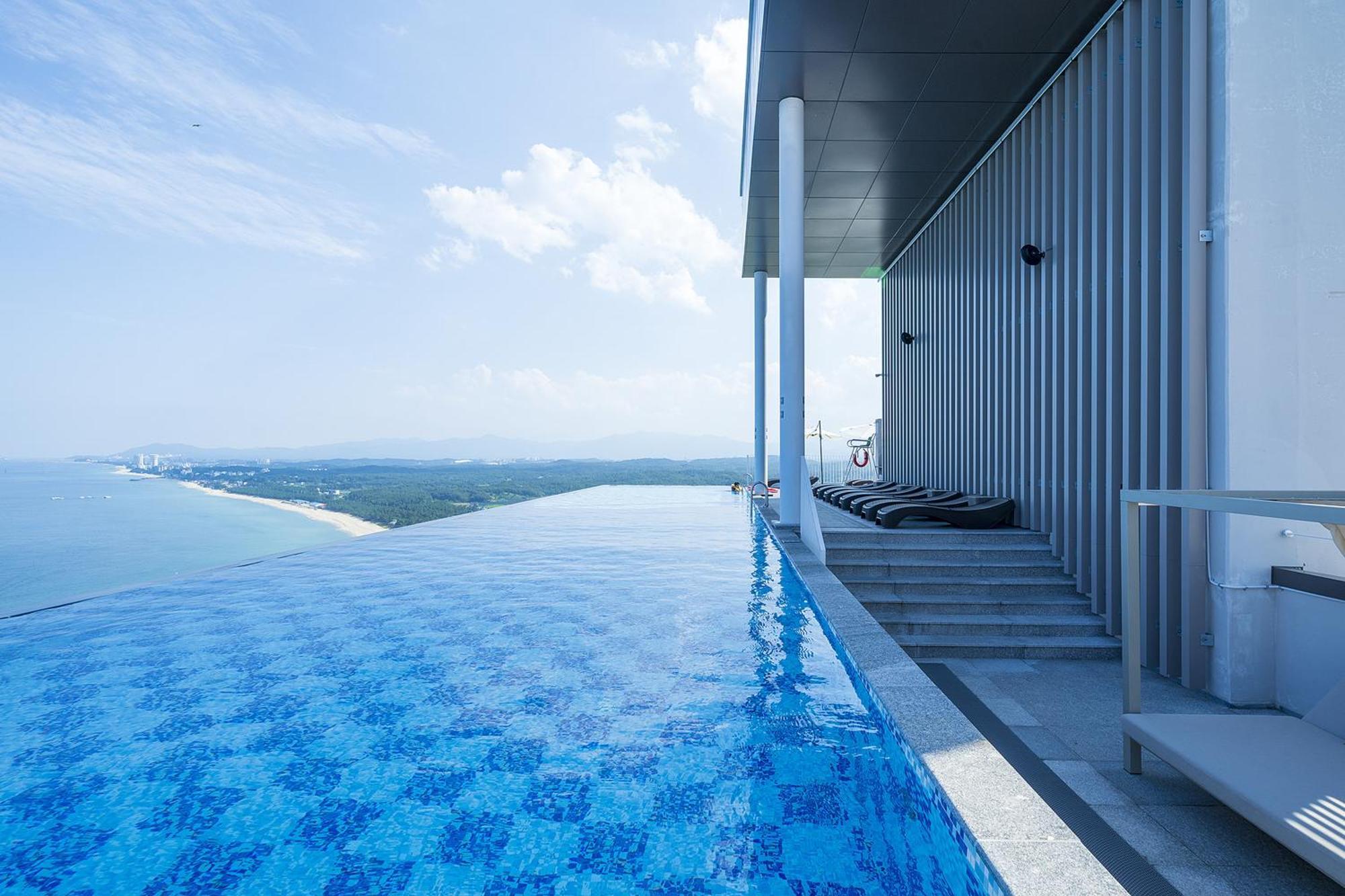 Gangneung Chonpines Ocean Suites Hotel Bagian luar foto